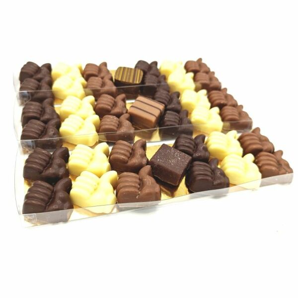 Doosje met Like duimpjes en handgemaakte praline Doosje met Like duimpjes en handgemaakte praline